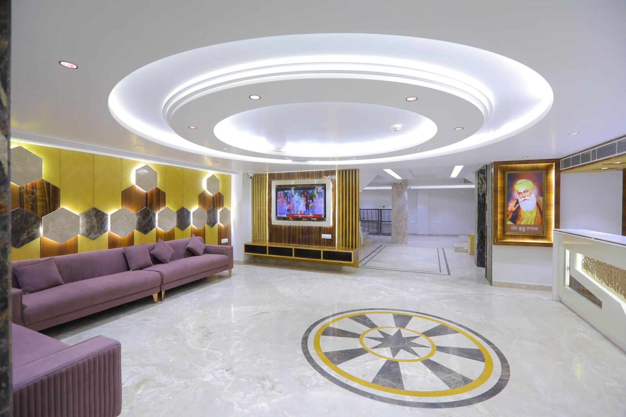 Glitz - Walk In From Railway Station Hotel New Delhi